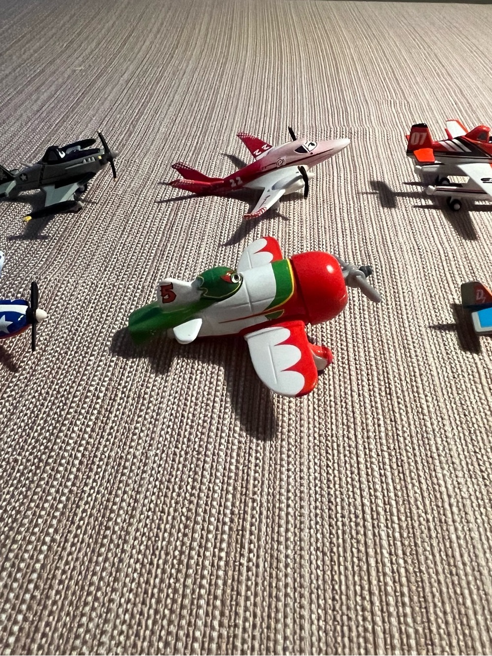 6 Diecast Disney Planes Figures - Picture 5 of 11